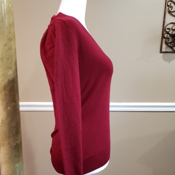 Red Banana Republic v-neck merino wool sweater - Picture 4 of 7